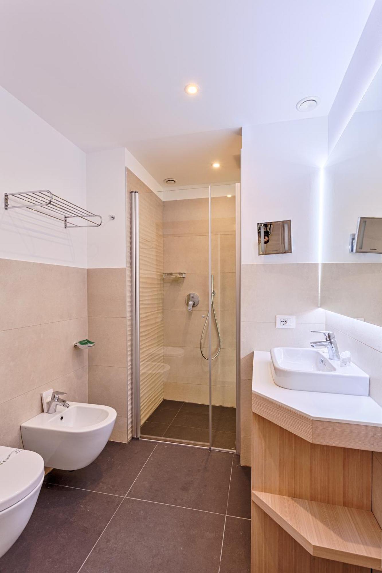 Deluxe Doppelzimmer mit Seeblick und Balkon